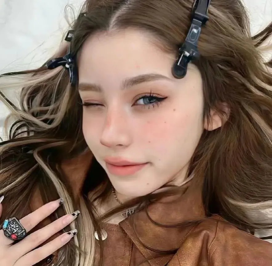 小魔女 海报